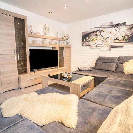 Truth Fuer 5 - King Size Betten, Kamin, Garten, Xxl Couch, Smart-Tv ドルトムント エクステリア 写真